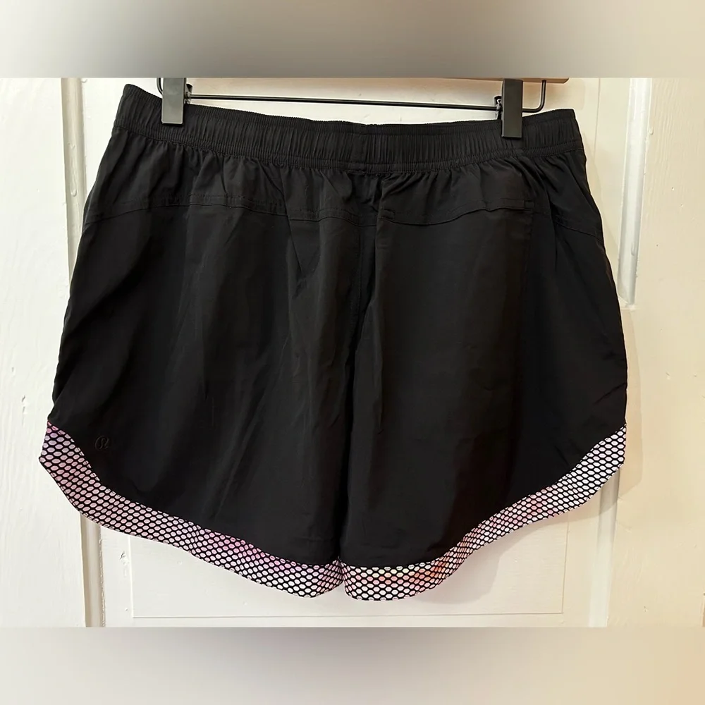 Lululemon Lab Seawheeze 2018 Jeva Short Reflective Black and Pink Sz 8